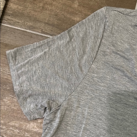 White House Black Market Gray Fitted Short Sleeve Tee - Picture 4 of 6